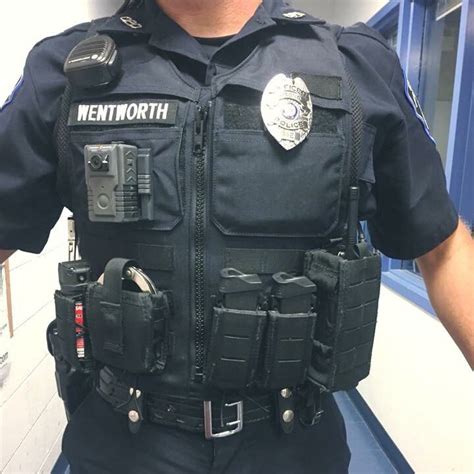 police vest carrier with zipper.